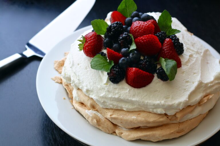 Pavlova aux fruits rouges au robot pâtissier : La recette complète